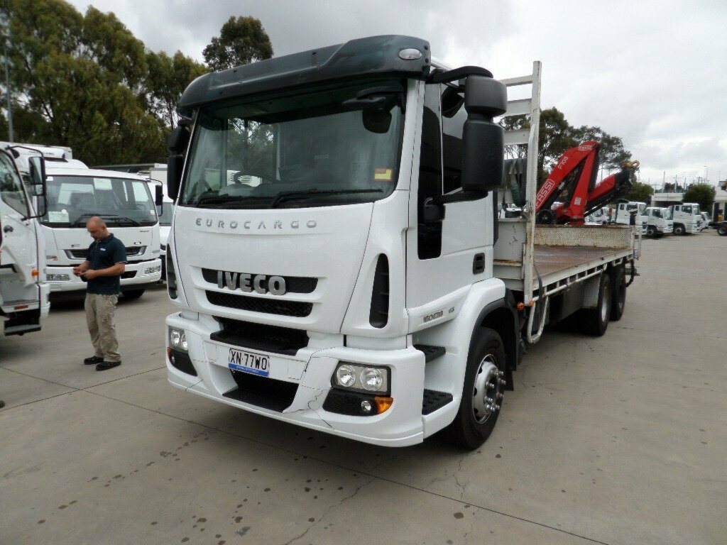 2015 IVECO EUROCARGO 160E28 CRANE TRUCK