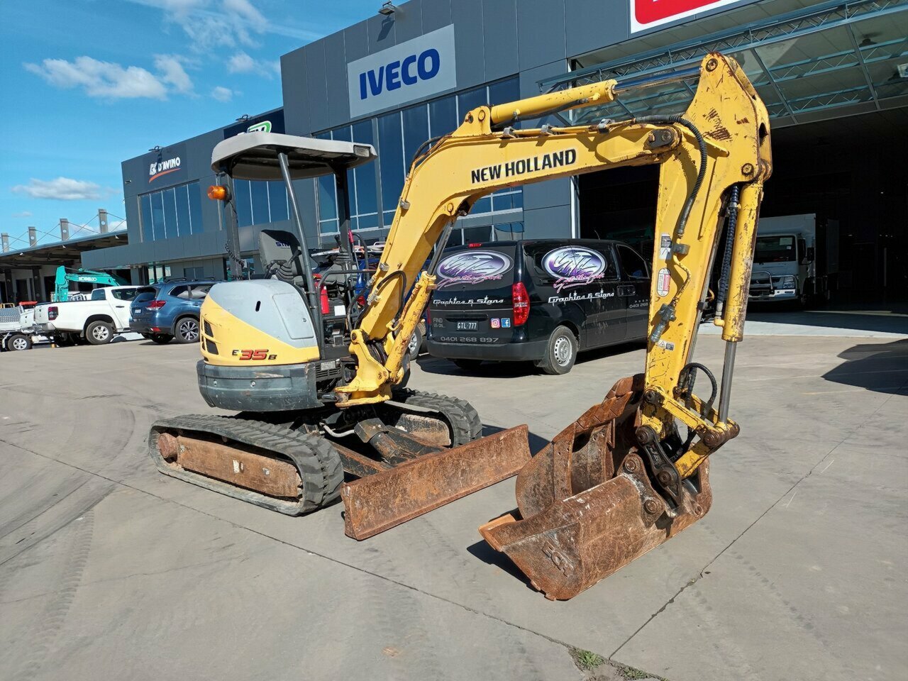 2011 NEW HOLLAND E35B E35B EXCAVATOR