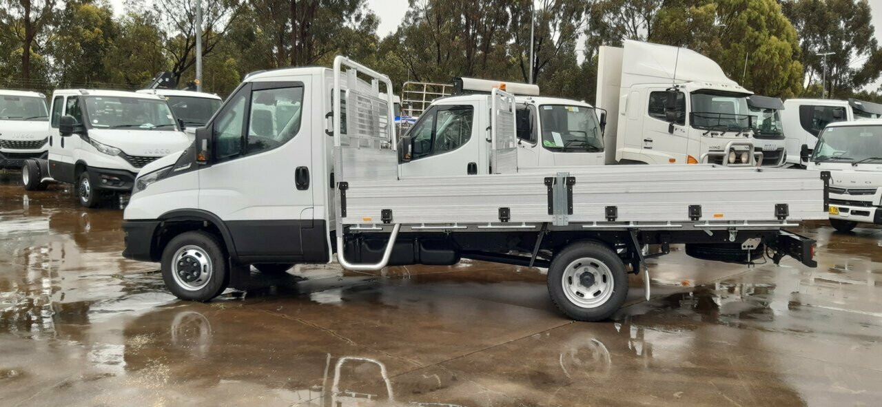 2022 IVECO DAILY MY19 E6 45C18 TRADIE MADE 4223 TRAY 8 SP AUTO + DOUBLE OD TRAY
