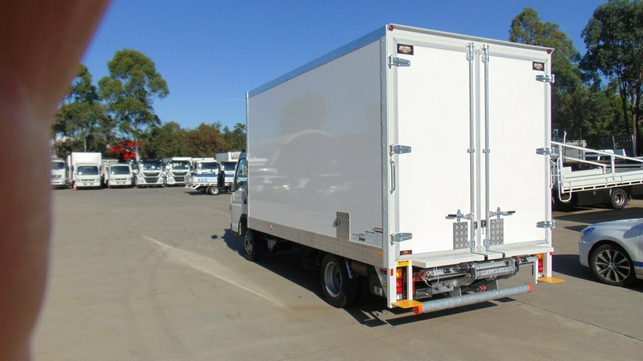 2022 FUSO CANTER 515W 6 SP AUTOMATED MANUAL PANTECH