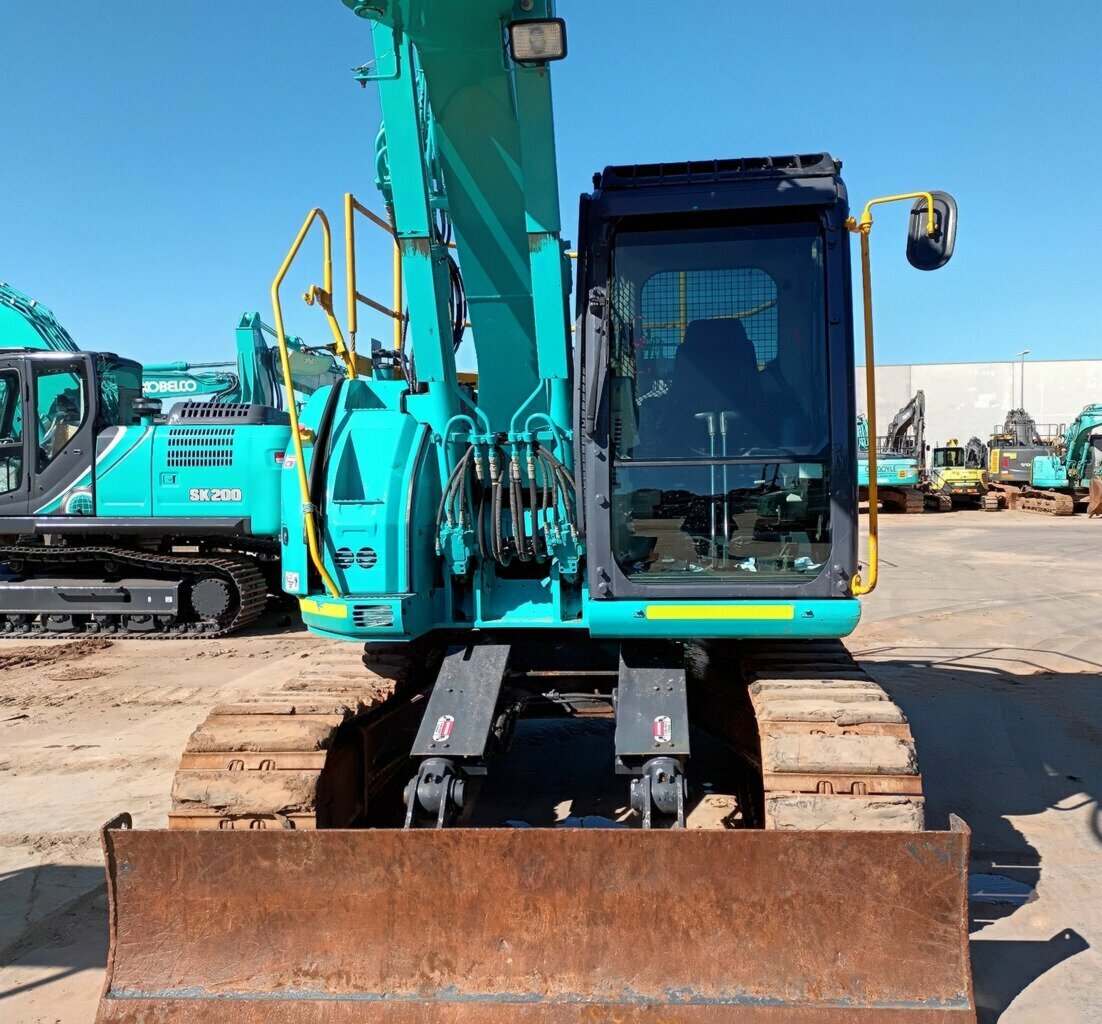 2016 KOBELCO SK135SR-3 AIRCAB EXCAVATOR