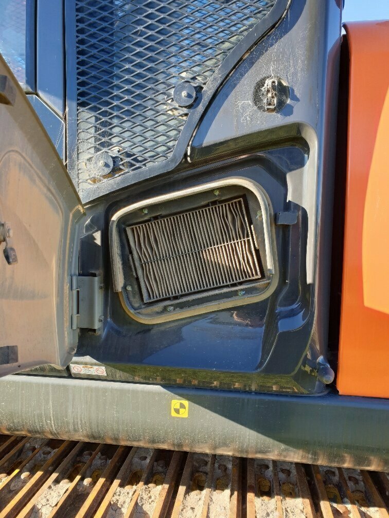 2016 HITACHI ZH210LC