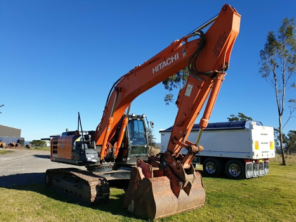 2016 HITACHI ZH210LC