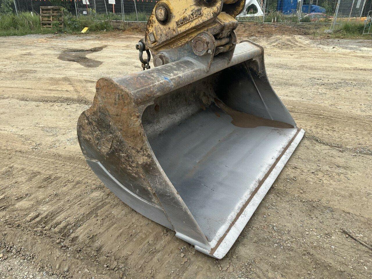 2019 KOMATSU PC270LC-8 EXCAVATOR