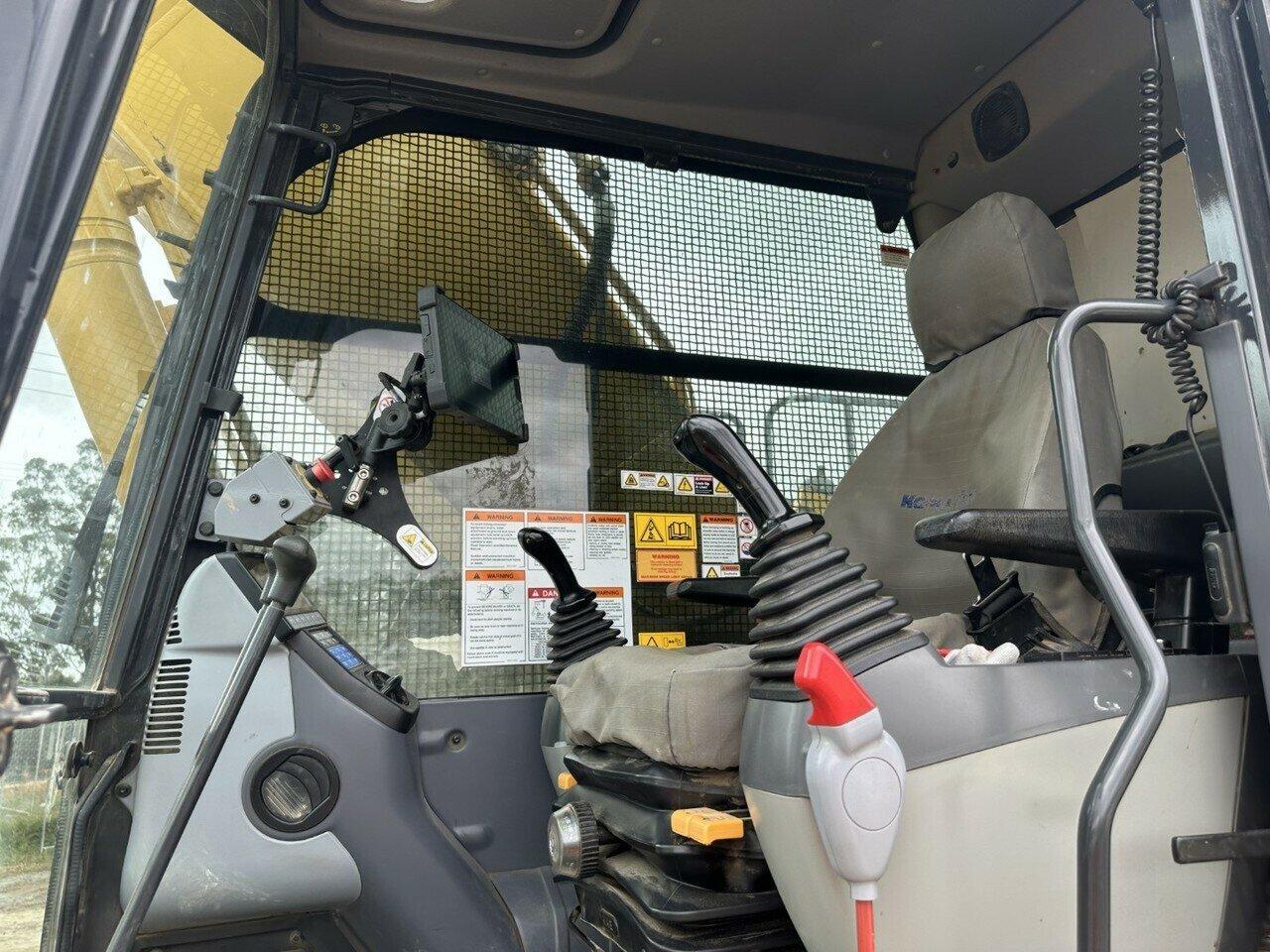2019 KOMATSU PC270LC-8 EXCAVATOR