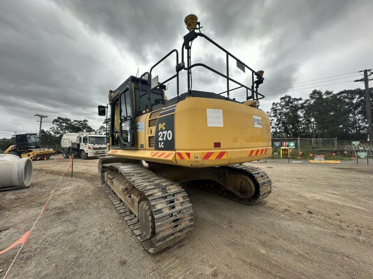2019 KOMATSU PC270LC-8 EXCAVATOR