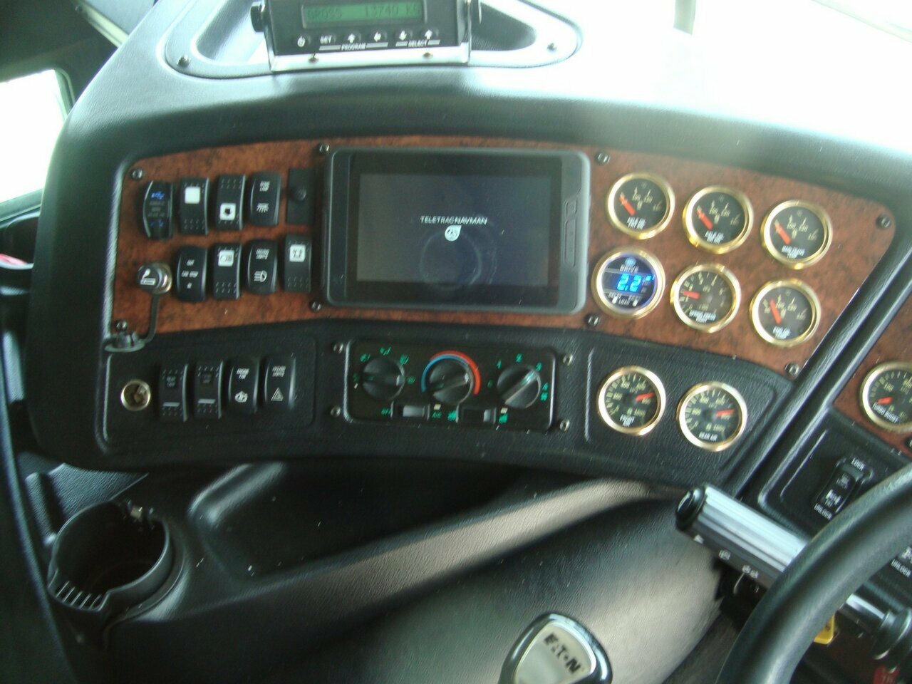 2016 KENWORTH K200 18 SP MANUAL 2D PRIME MOVER