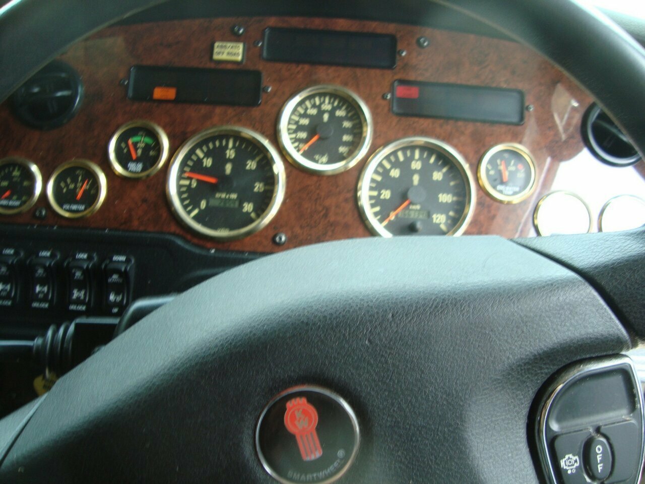 2016 KENWORTH K200 18 SP MANUAL 2D PRIME MOVER