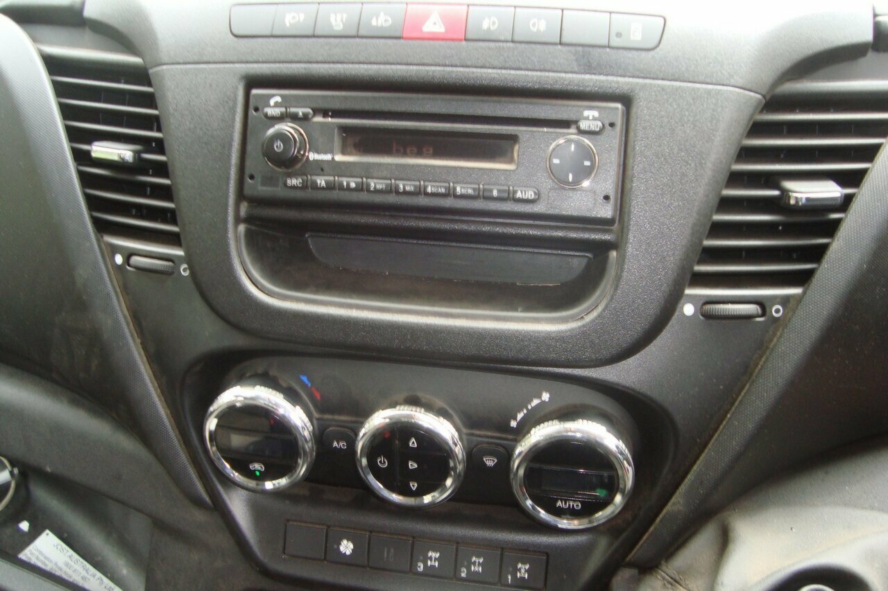 2017 IVECO DAILY 4X4 6 SP MANUAL 4D TRAY