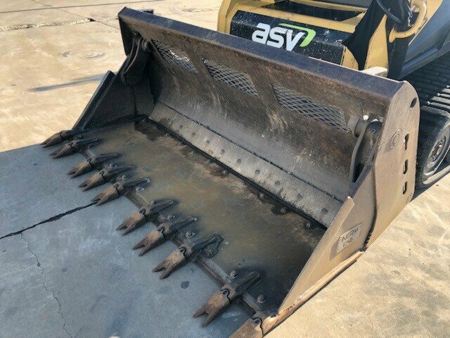 2017 ASV RT120