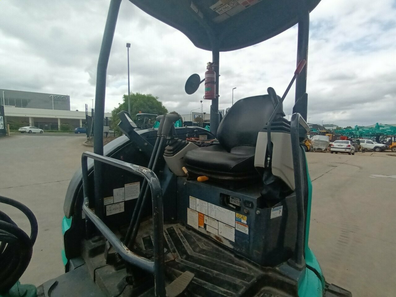 2015 KOBELCO SK30SR-6 CANOPY EXCAVATOR