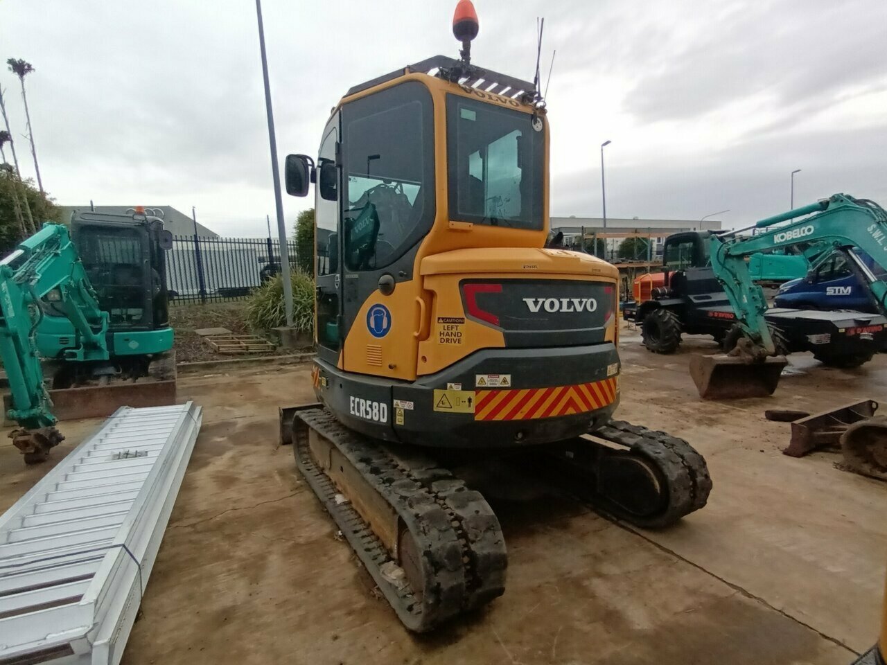 2016 VOLVO ECR58D ECR EXCAVATOR