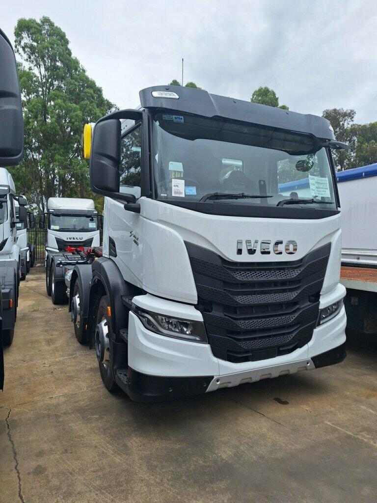 2023 IVECO S-WAY AD460 8X4 DAY CAB (WB6300) CAB C/CHAS
