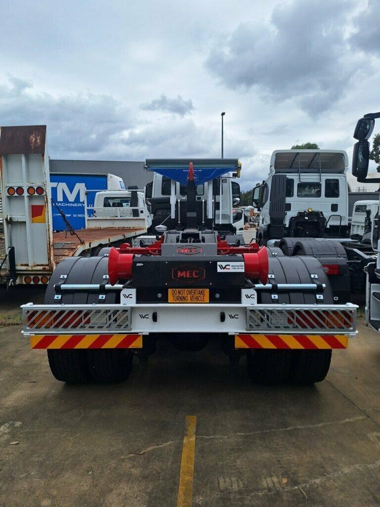 2023 IVECO S-WAY AD460 8X4 DAY CAB (WB6300) CAB C/CHAS