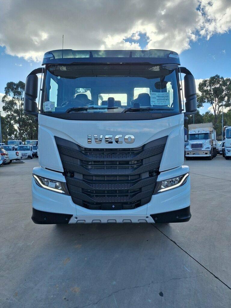 2023 IVECO S-WAY AD460 8X4 DAY CAB PRIME MOVER