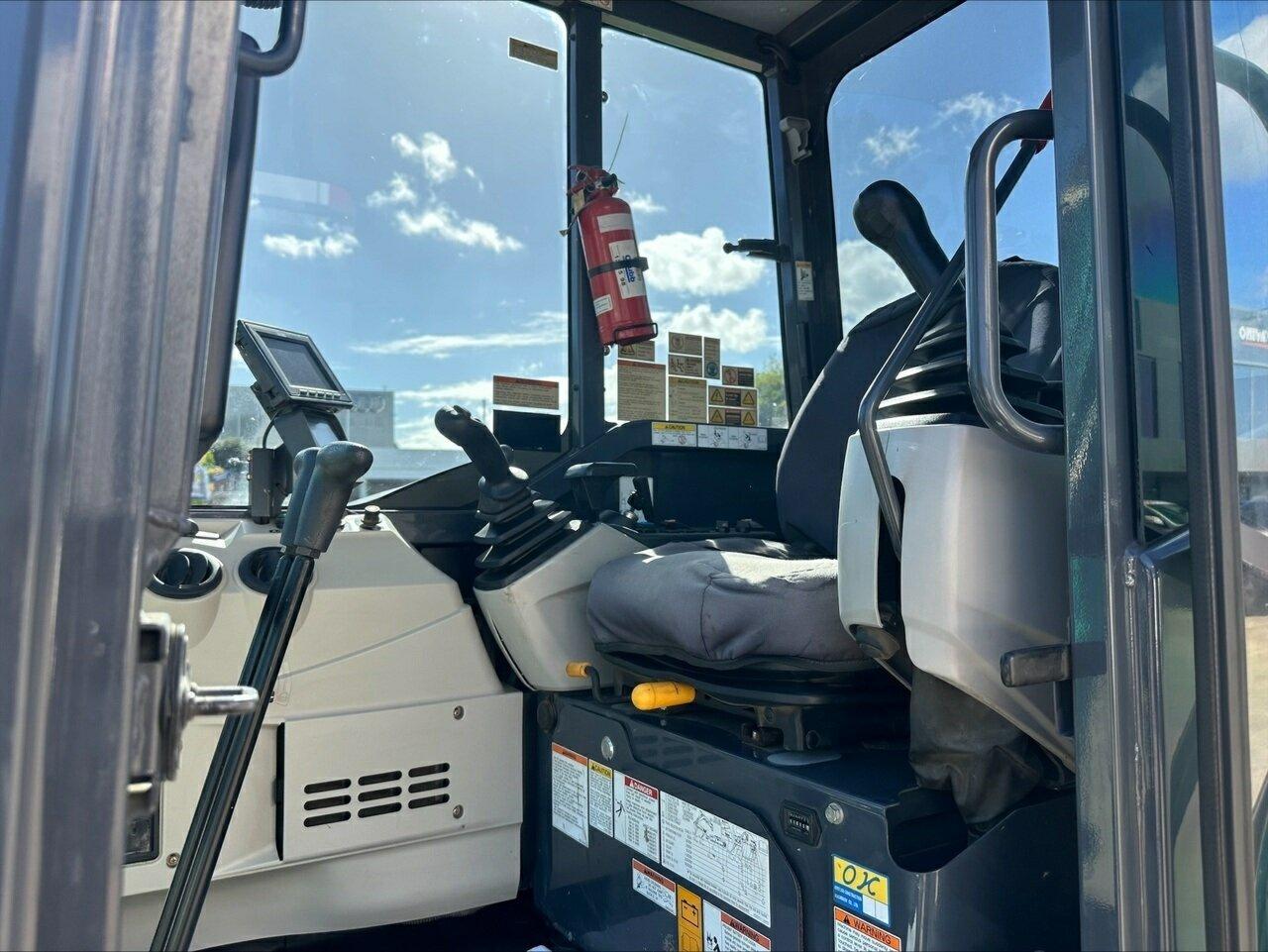 2017 KOBELCO SK55SRX-6 AIRCAB EXCAVATOR