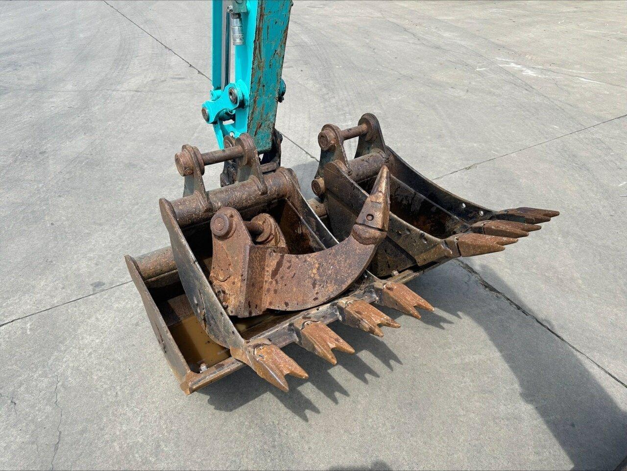 2016 KOBELCO SK25SR-6 EXCAVATOR