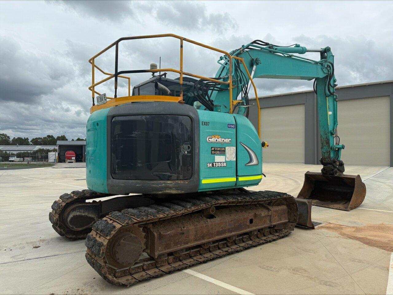 2013 KOBELCO SK135SR-3 EXCAVATOR