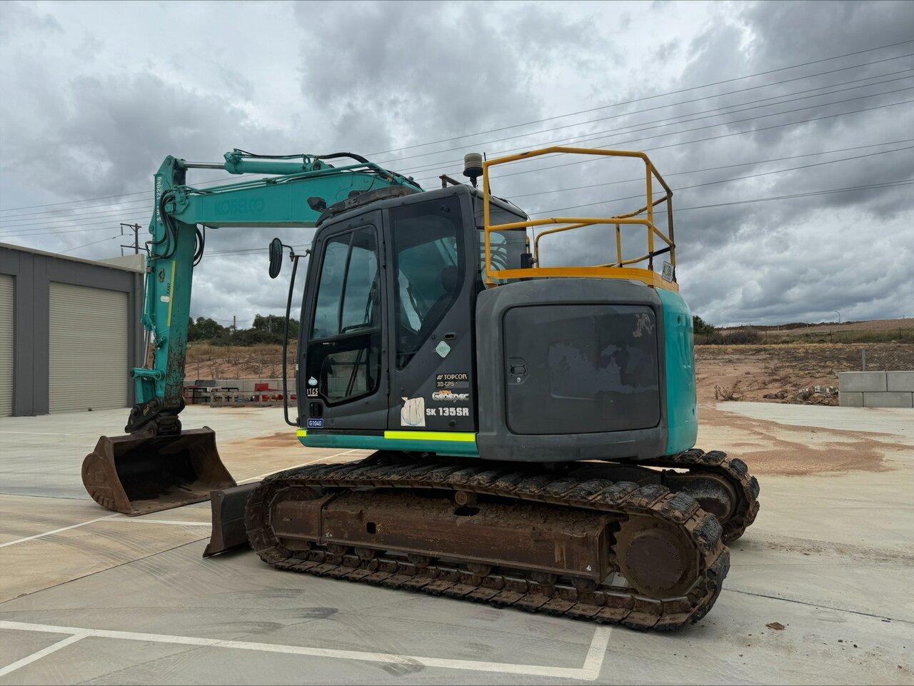 2013 KOBELCO SK135SR-3 EXCAVATOR