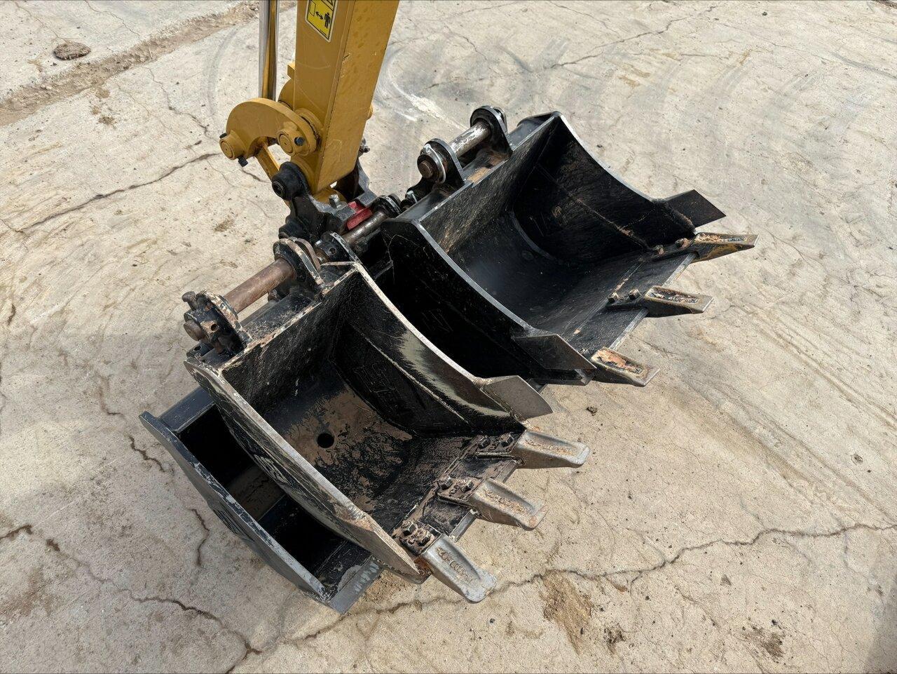 2023 CATERPILLAR 301.5 EXCAVATOR