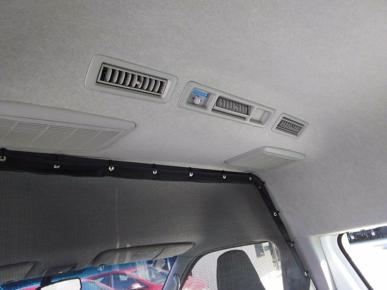 2013 TOYOTA HIACE KDH223R MY12 5 SP MANUAL 5D BUS