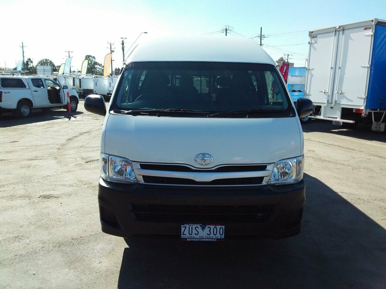 2013 TOYOTA HIACE KDH223R MY12 5 SP MANUAL 5D BUS