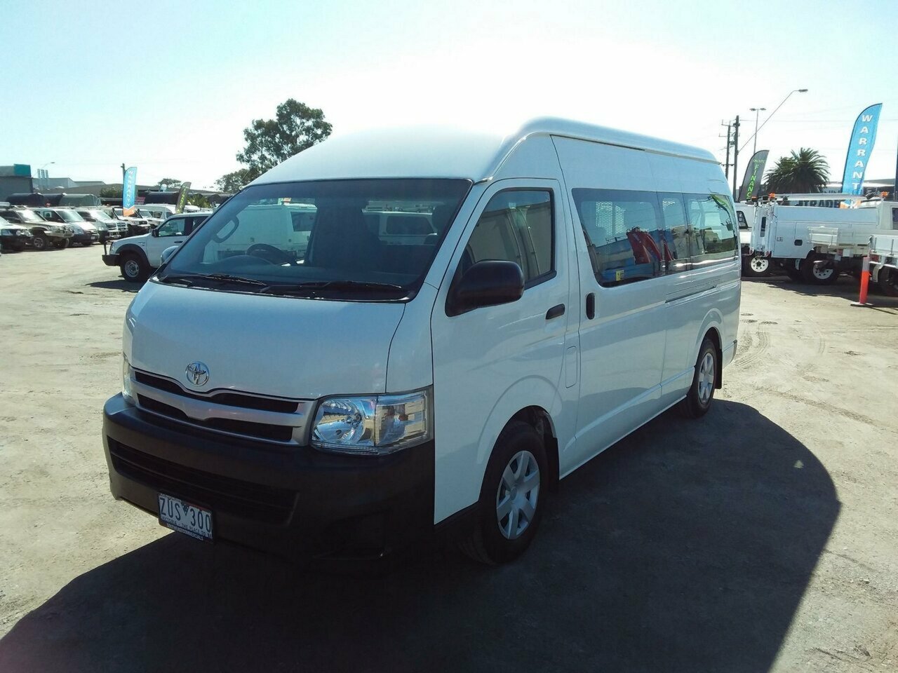2013 TOYOTA HIACE KDH223R MY12 5 SP MANUAL 5D BUS