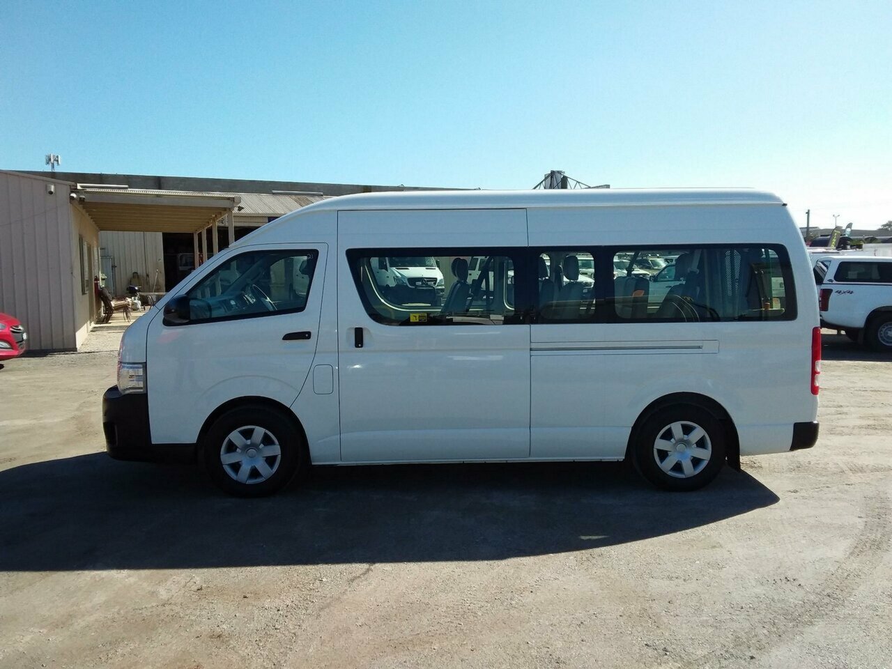 2013 TOYOTA HIACE KDH223R MY12 5 SP MANUAL 5D BUS