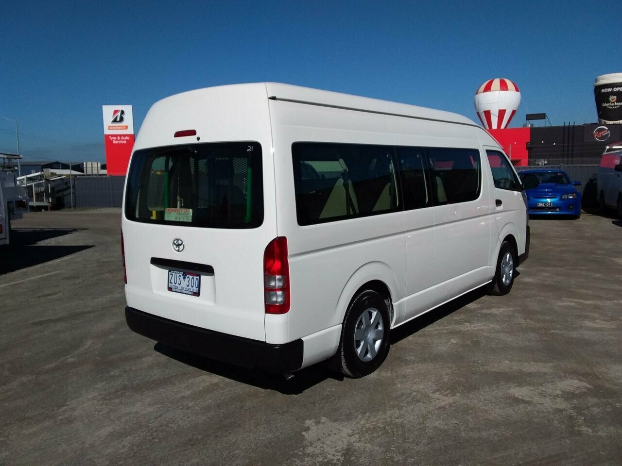 2013 TOYOTA HIACE KDH223R MY12 5 SP MANUAL 5D BUS