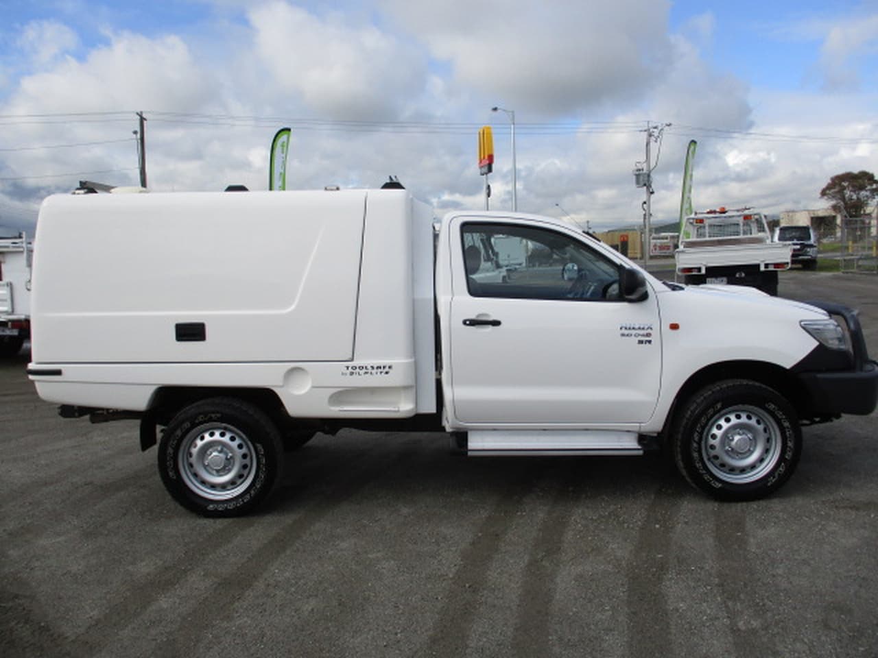 2014 TOYOTA HILUX KUN26R MANUAL CAB CHASSIS