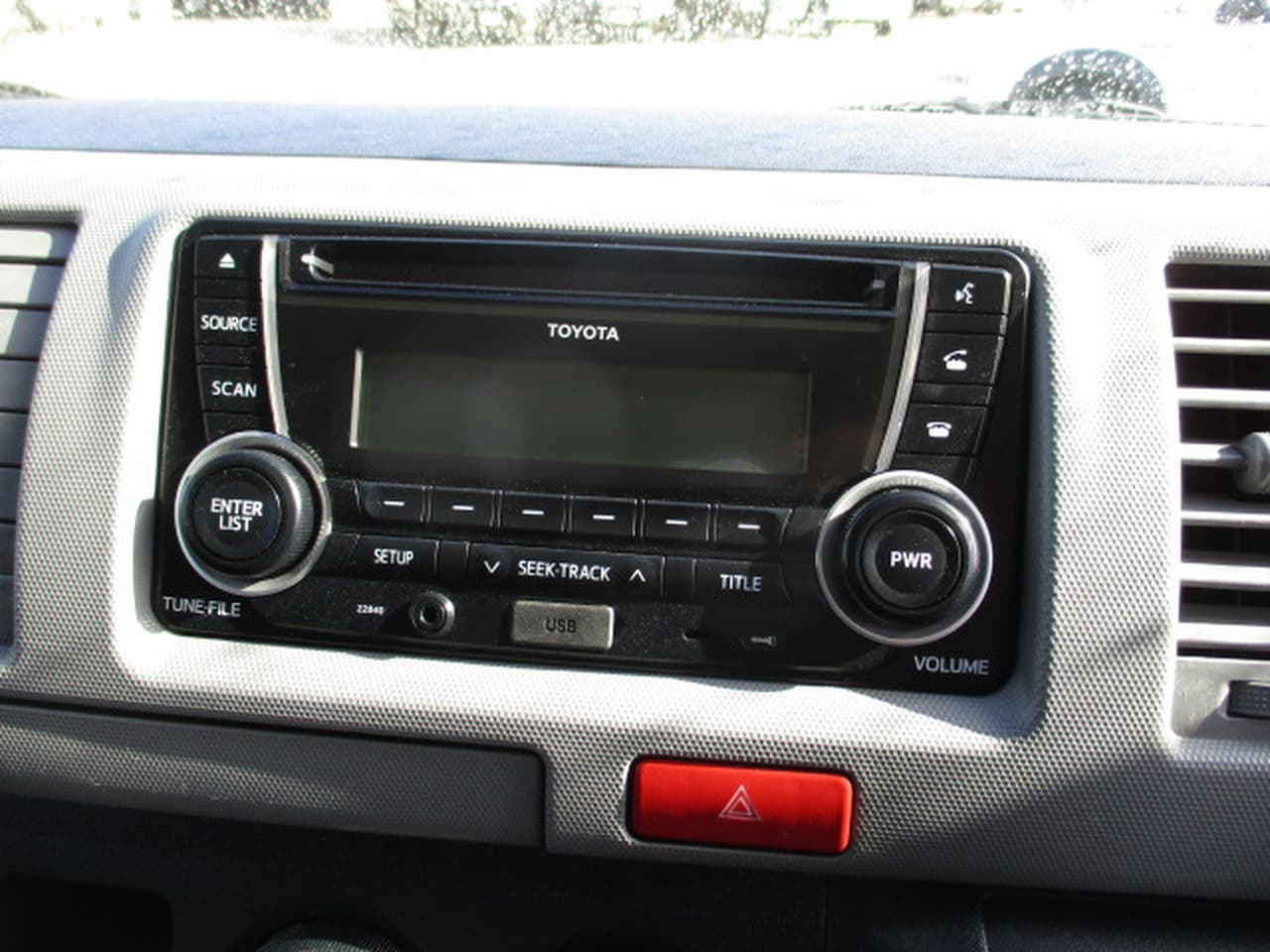 2013 TOYOTA HIACE KDH201R AUTOMATIC VAN