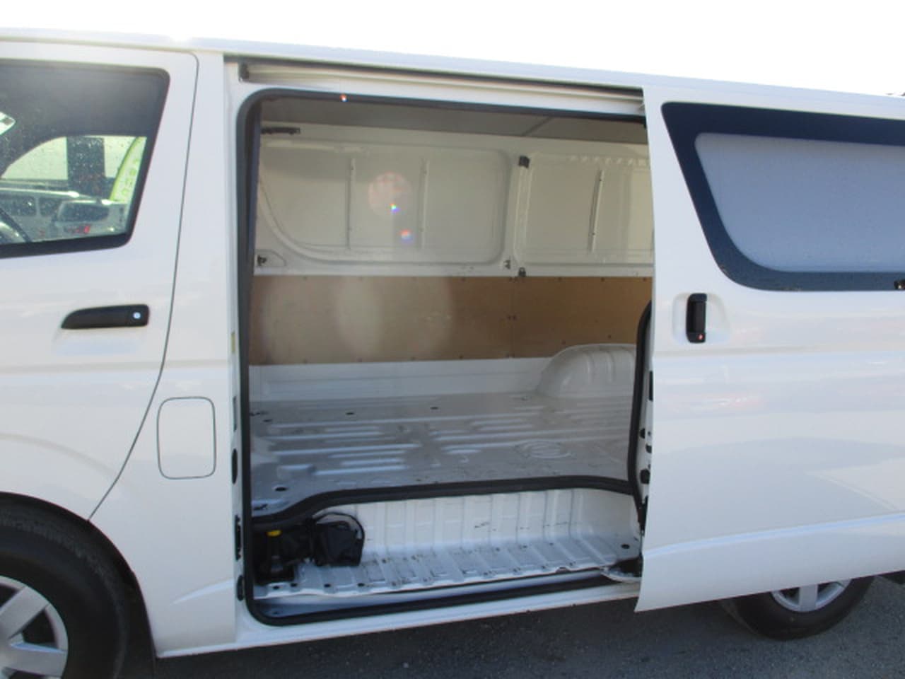 2013 TOYOTA HIACE KDH201R AUTOMATIC VAN