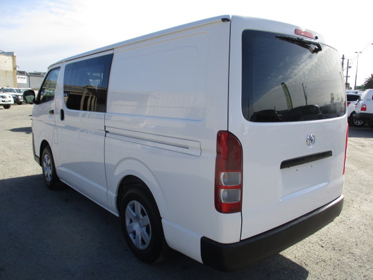 2013 TOYOTA HIACE KDH201R AUTOMATIC VAN