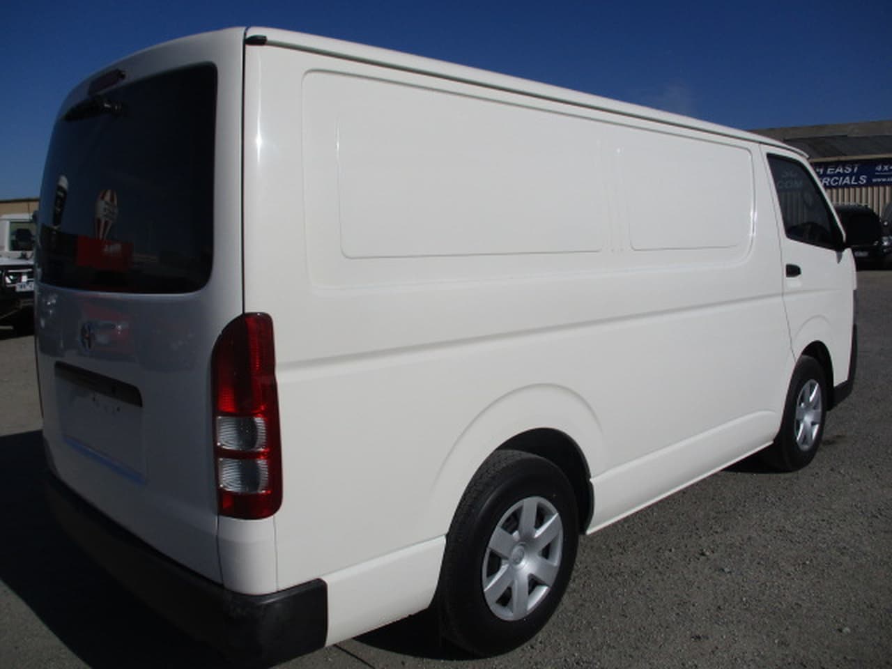 2013 TOYOTA HIACE KDH201R AUTOMATIC VAN