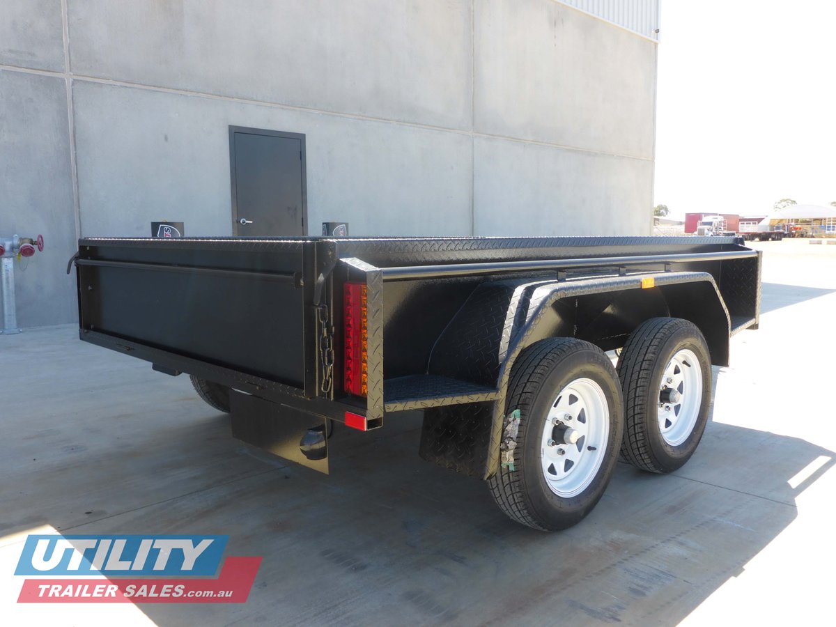 CUSTOM TRAILER