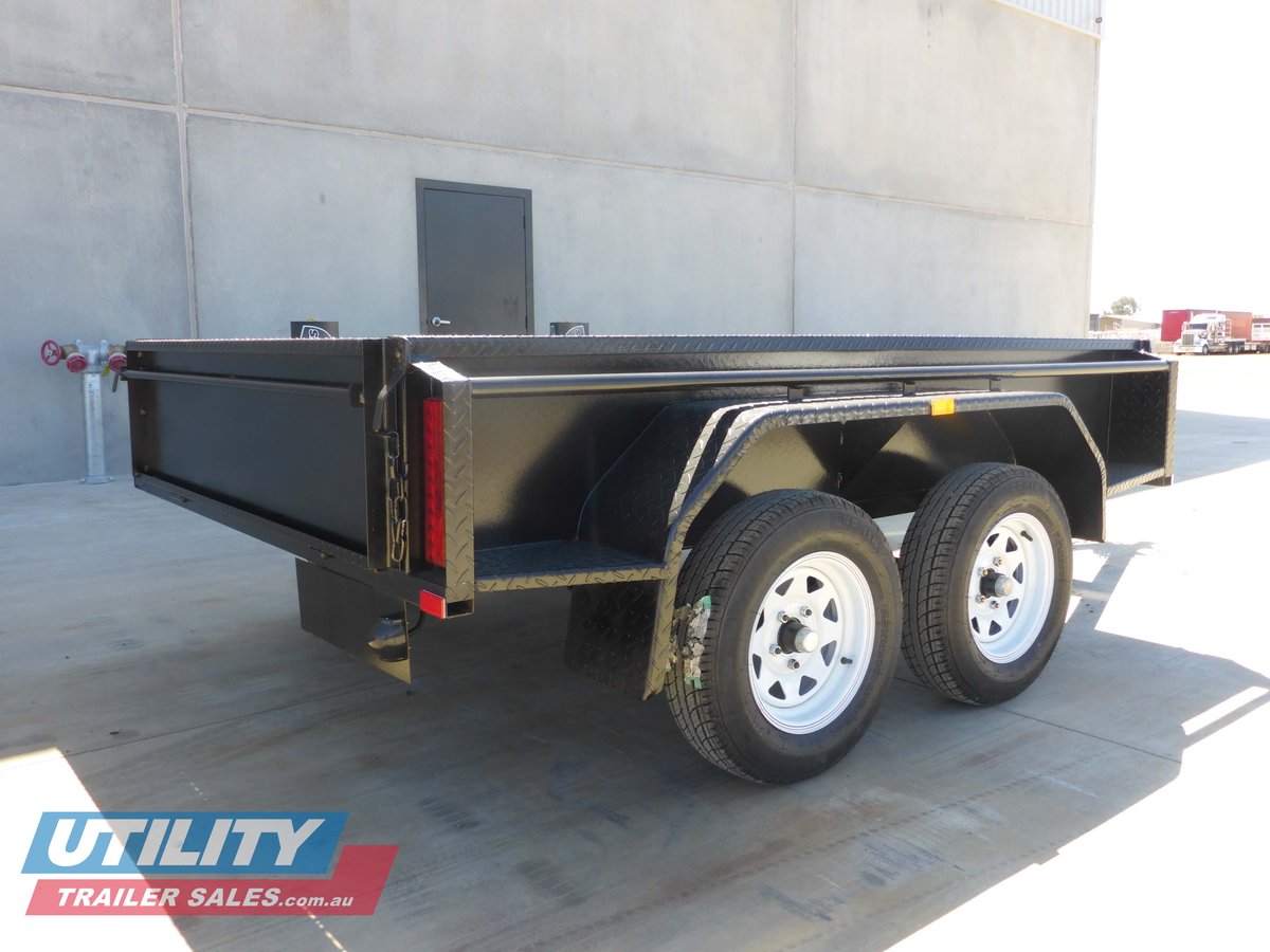CUSTOM TRAILER