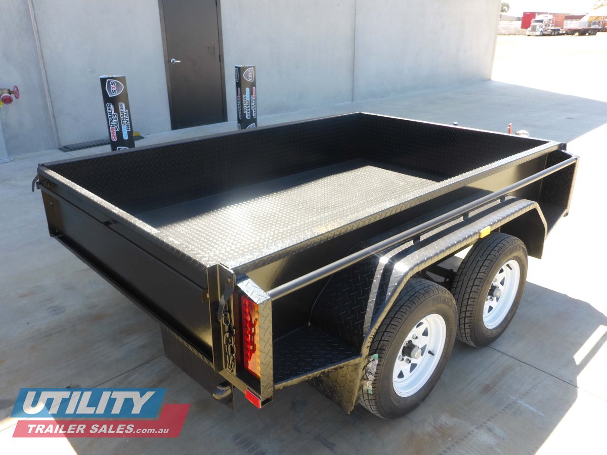 CUSTOM TRAILER