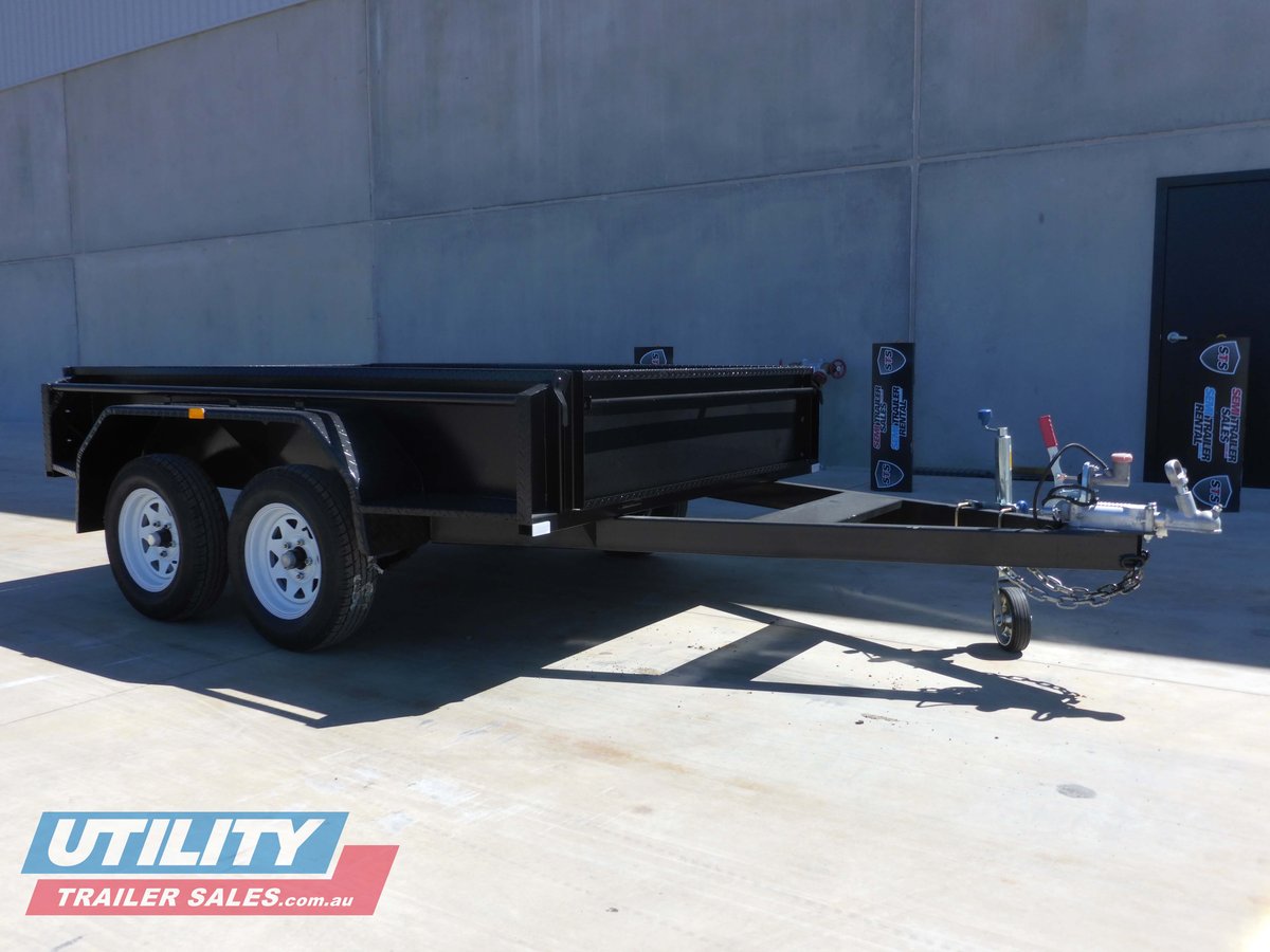 CUSTOM TRAILER