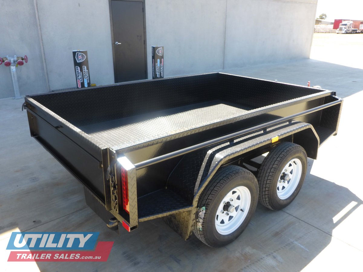 CUSTOM TRAILER