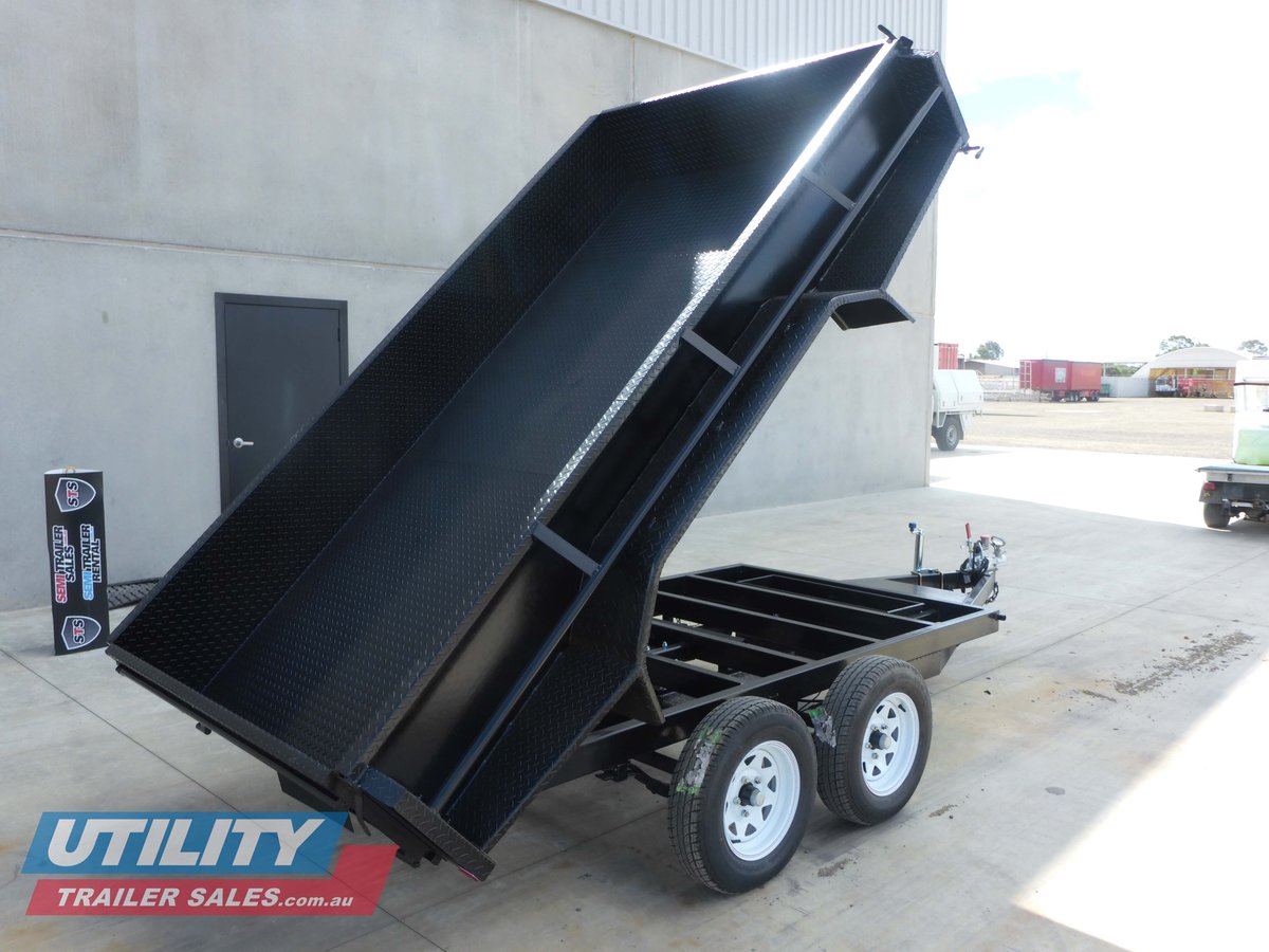 CUSTOM TRAILER