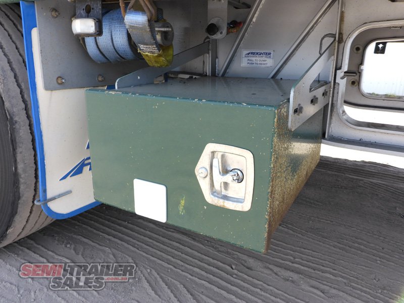 2010 MAXITRANS SEMI DROPDECK WITH RAMPS