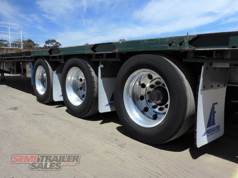 2010 MAXITRANS SEMI DROPDECK WITH RAMPS