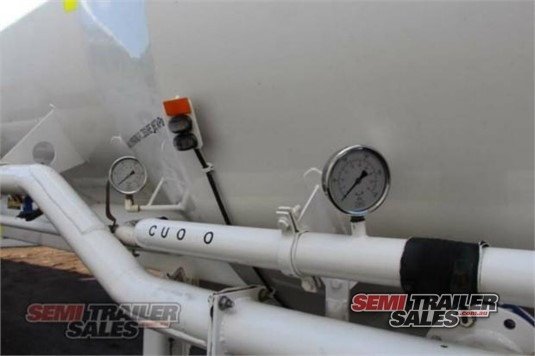 1990 KOCKUMS SEMI BULK DRY TANKER TRAILER