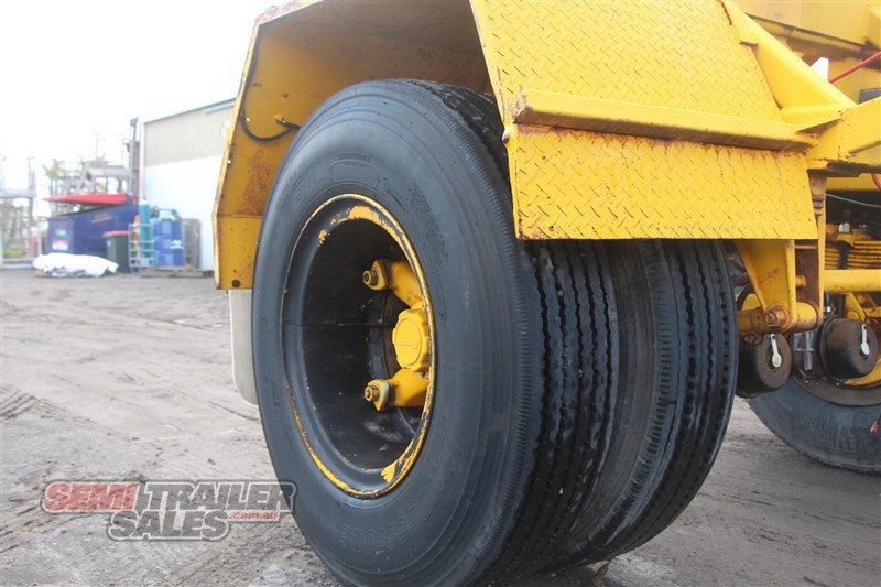 CUSTOM TRAILER