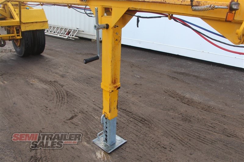 CUSTOM TRAILER