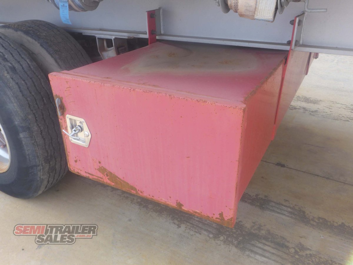 KRUEGER FLAT TOP TRAILER
