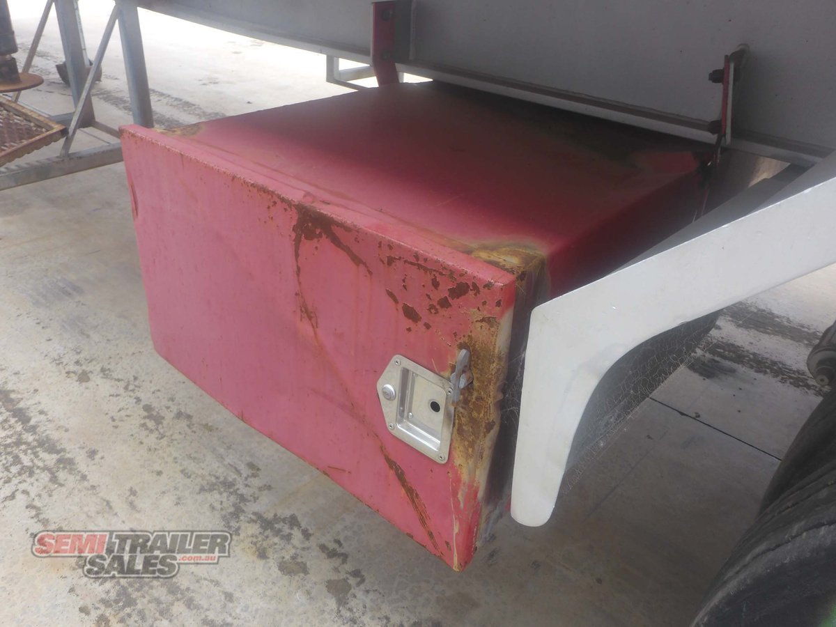 KRUEGER FLAT TOP TRAILER