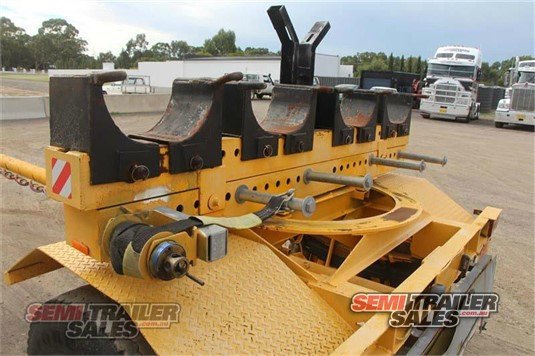 CUSTOM TRAILER