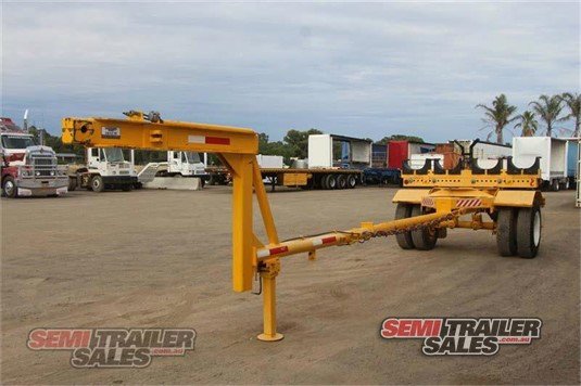 CUSTOM TRAILER