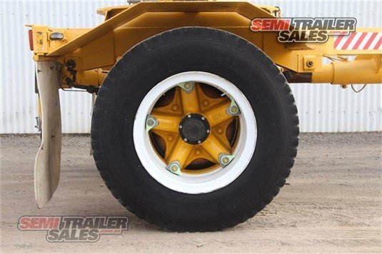 CUSTOM TRAILER